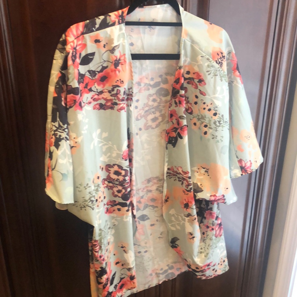 Pretty shawl cover